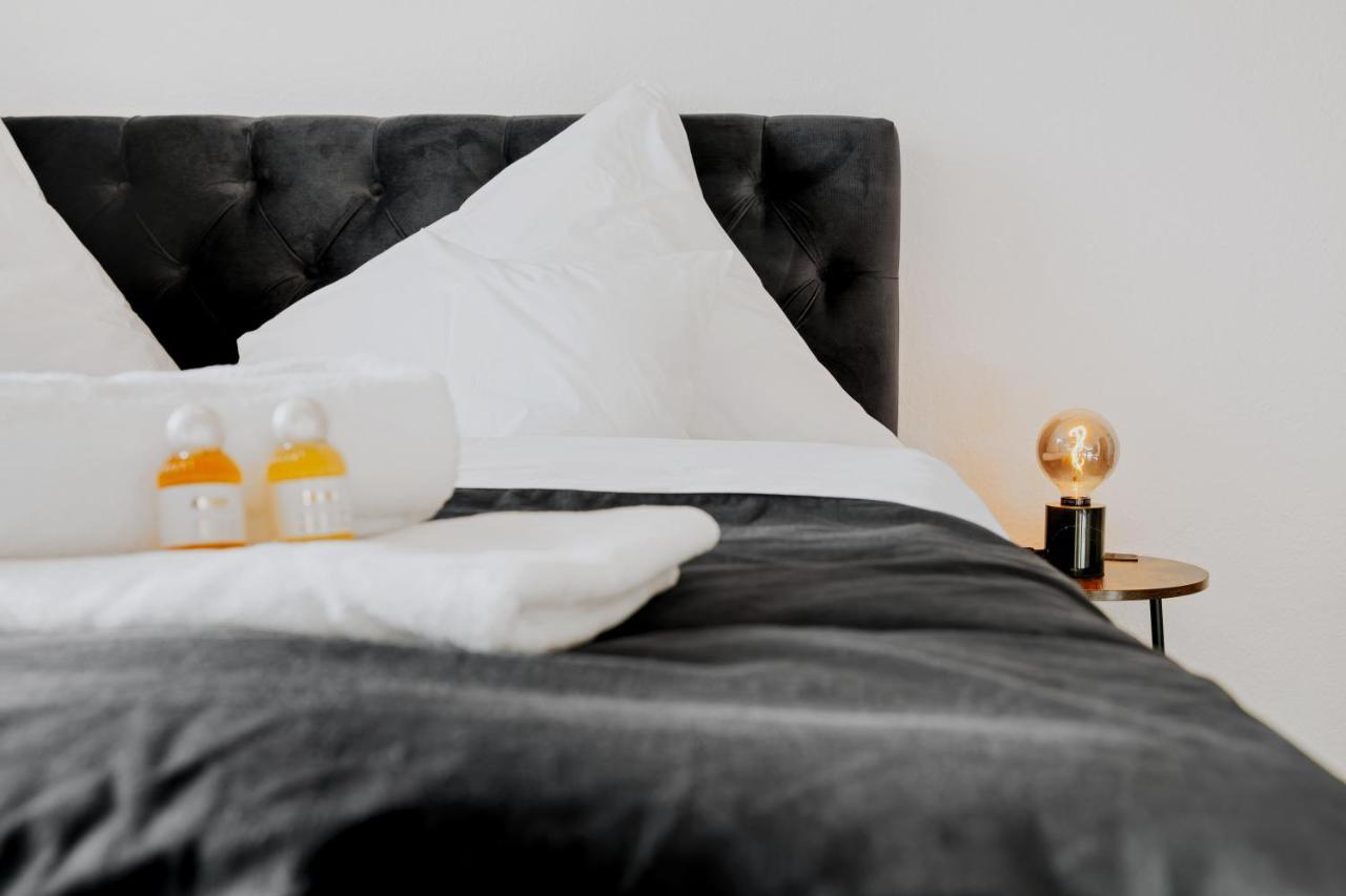 Blissplace 3 Zi Premium Apartment Nahe Getec Arena Mit Kingsize Betten Und Balkon Magdeburgo Esterno foto