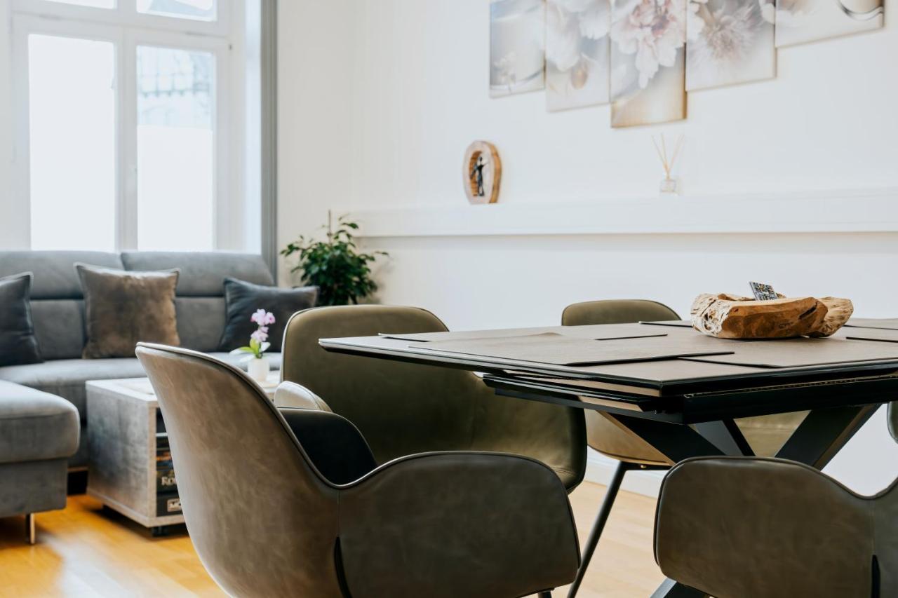 Blissplace 3 Zi Premium Apartment Nahe Getec Arena Mit Kingsize Betten Und Balkon Magdeburgo Esterno foto